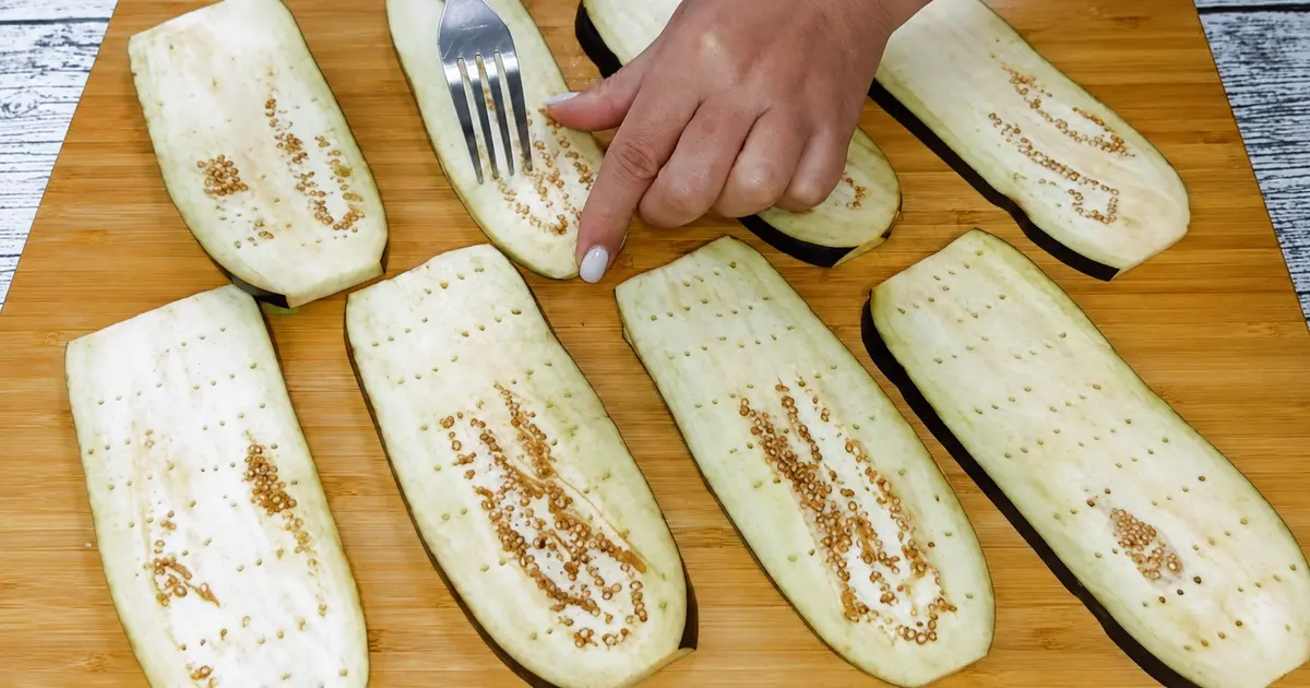 Turkish-style baked eggplant with meat and cheese